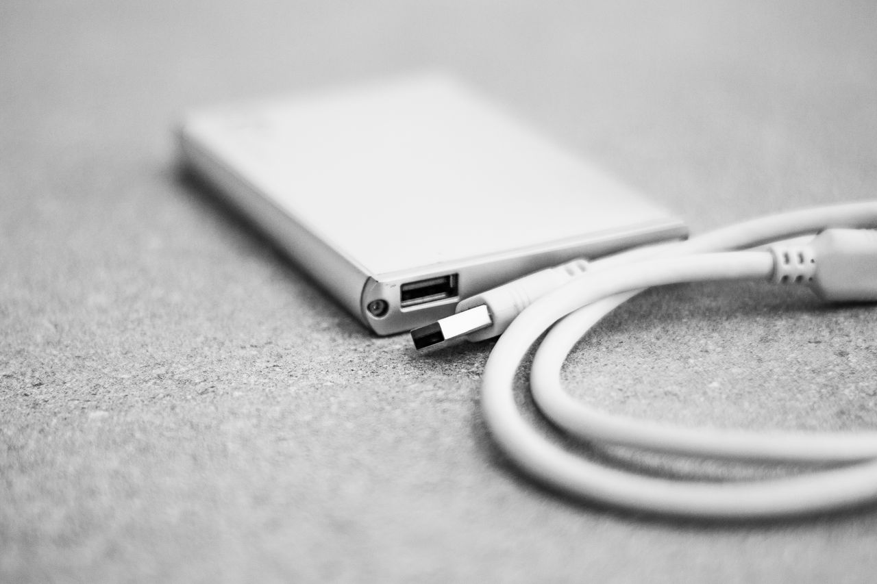 Externes Laufwerk und ein USB-Kabel