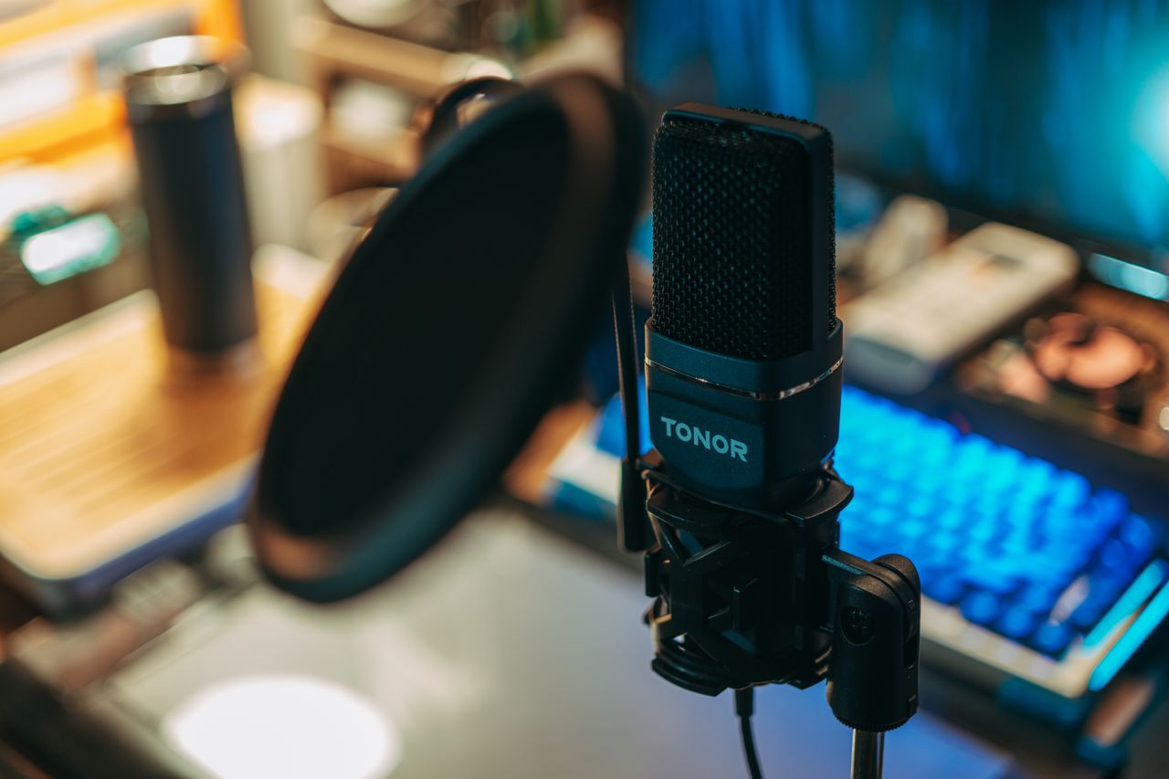 Tischmikrofon mit Popfilter