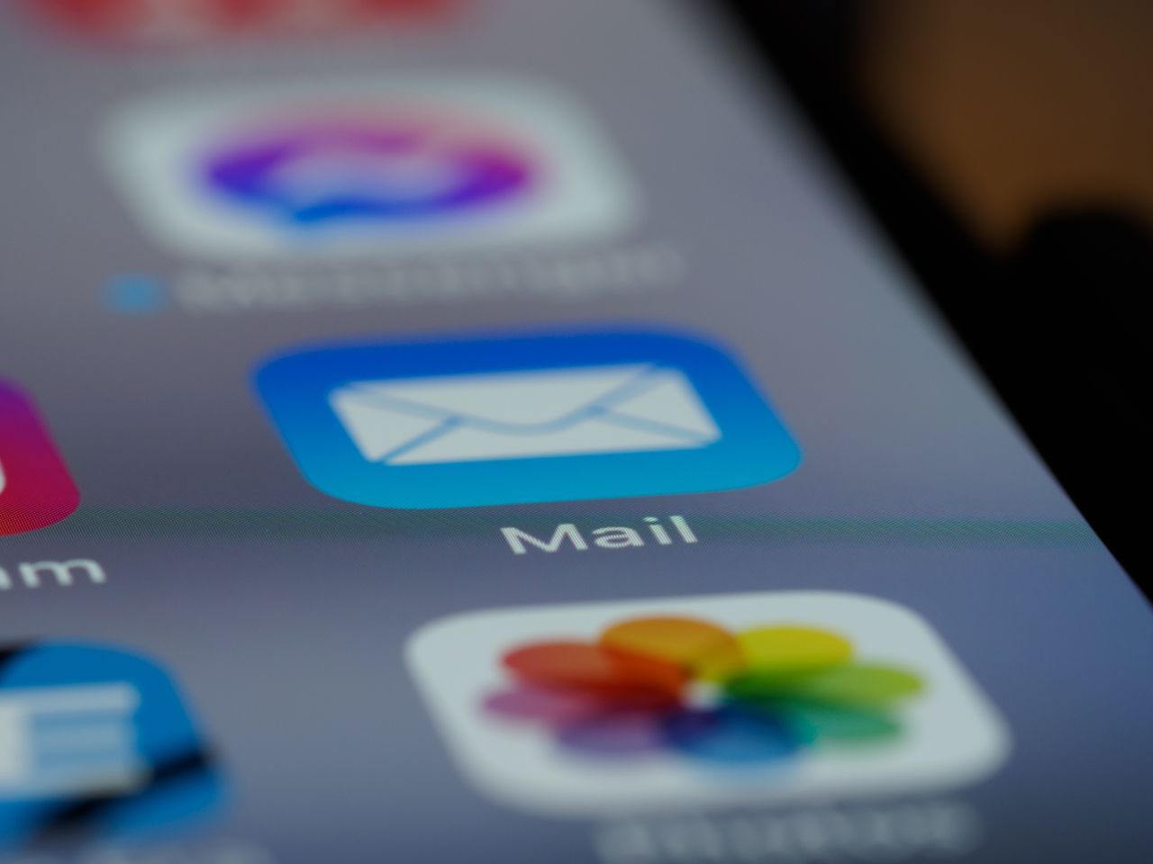 Symbol einer Mail-Anwendung in Nahaufnahme